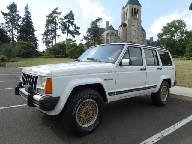 1990-jeep-grand-cherokee-limited-4x4-all-wheel-drive-no-reserve--1.JPG